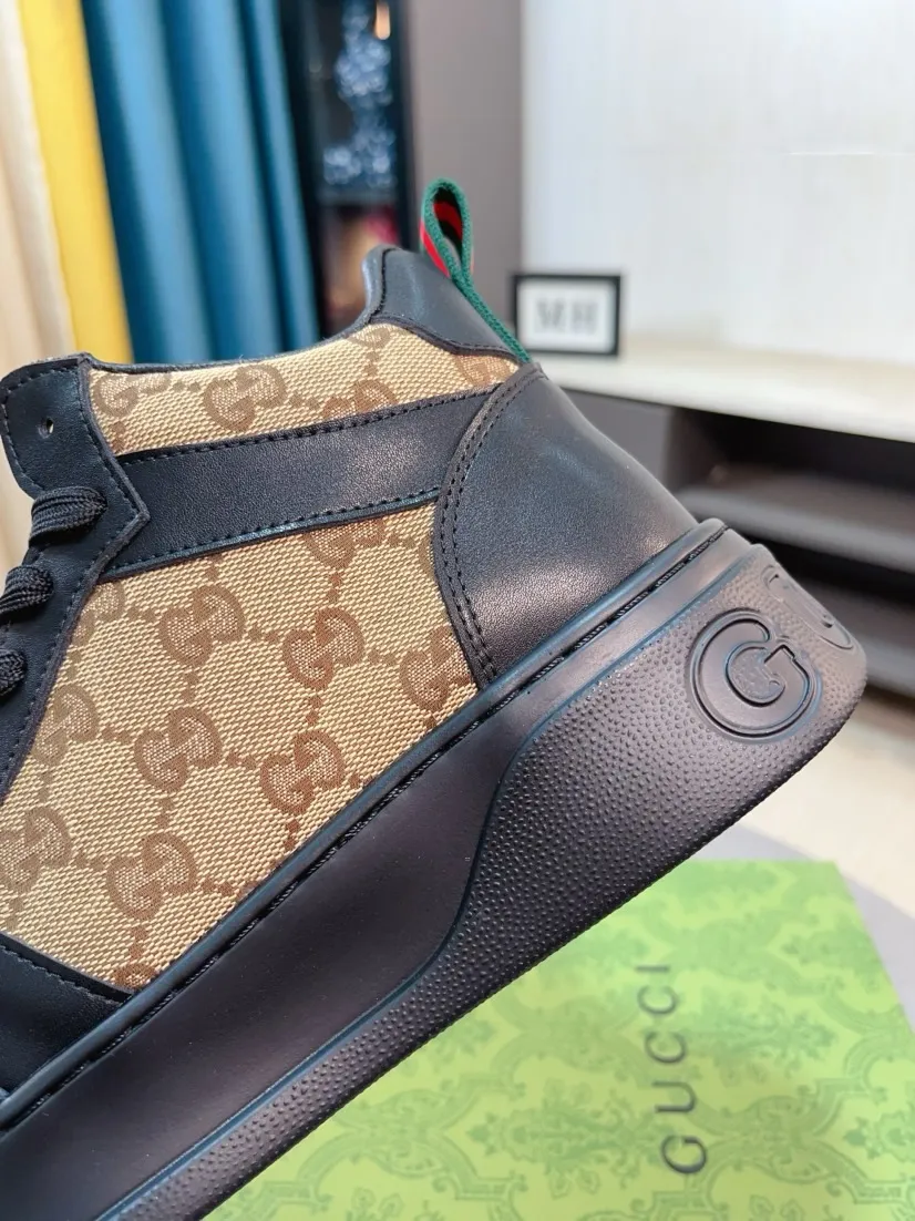 Factory price 438🌹🌹GUCCI [Gucci] New high-top men's shoes, a high-end brand, the latest fashionable casual men's shoes, trendy and versatile, relaxed and sporty style, uppers imported from Italy, first-layer cowhide, genuine leather lining, and ultra-fine workmanship. Original personalized fashionable rubber wear-resistant outsole, light and comfortable on the foot, size 38-44